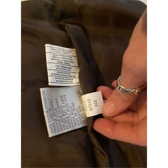 Larry Levine NWT (w/D) White Puffer Faux Fur Hooded Coat, Size XL, MSRP $200 - Picture 12 of 12